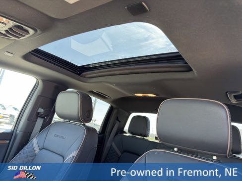 Used 2025 GMC Canyon Denali AWD/4WD image 13