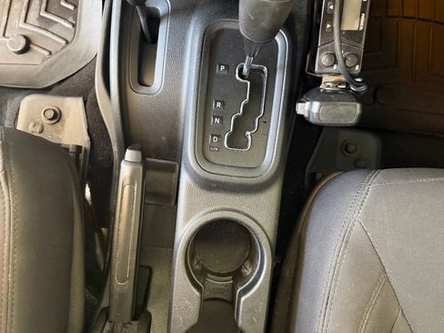 Used 2017 Jeep Wrangler Unlimited Sport image 29