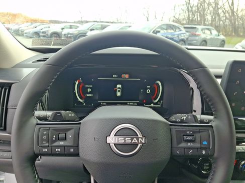 New 2026 Nissan Pathfinder SL AWD/4WD image 9