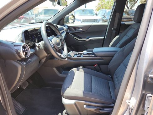 Used 2026 Chevrolet Equinox LT AWD/4WD image 16