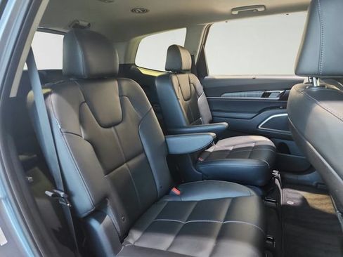 Certified 2024 Kia Telluride EX w/ EX Captain's Chair Package AWD/4WD image 28