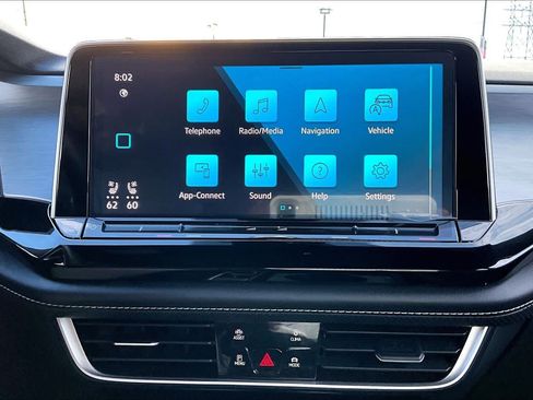 Used 2024 Volkswagen Atlas Cross Sport SE FWD image 32