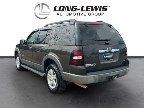 Used 2006 Ford Explorer XLT RWD image 4