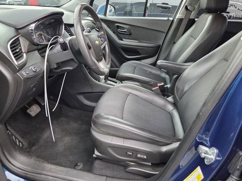 Used 2020 Chevrolet Trax LT w/ LT Convenience Package FWD image 5