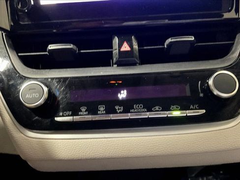 Certified 2024 Toyota Corolla LE image 33