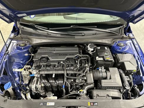 Used 2025 Hyundai Elantra SEL image 18