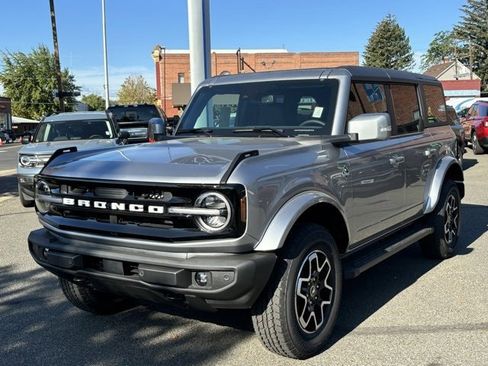 New 2024 Ford Bronco Outer Banks image 7