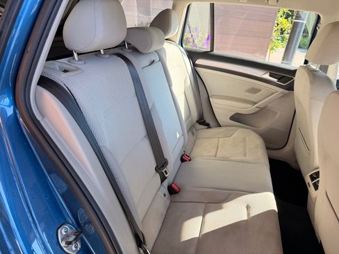 Used 2016 Volkswagen Golf S FWD image 15