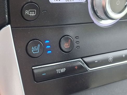 Used 2018 Ford Edge Titanium w/ Equipment Group 301A AWD/4WD image 19