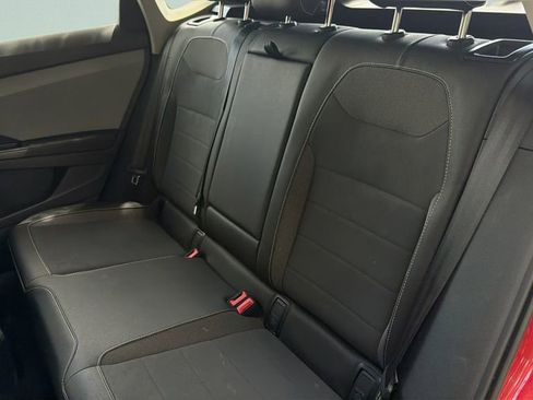Used 2023 Volkswagen Taos SE w/ Panoramic Sunroof Package FWD image 29