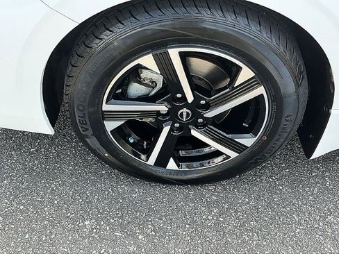Certified 2024 Nissan Sentra SV FWD image 10