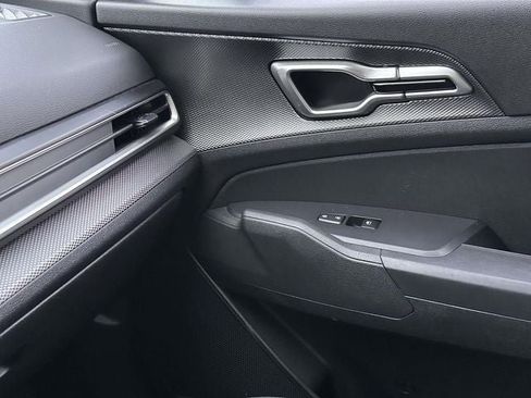 Used 2024 Kia Sportage LX image 26