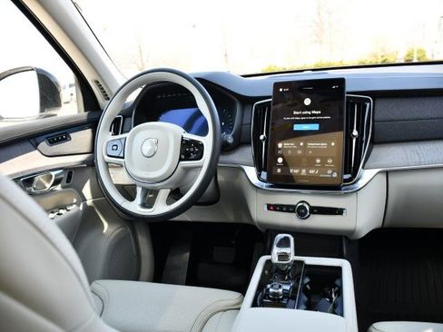 New 2026 Volvo XC90 B6 Ultra w/ Protection Package Premier AWD/4WD image 18