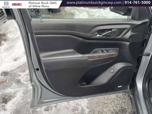 Used 2023 GMC Acadia Denali w/ Denali Technology Package image 15