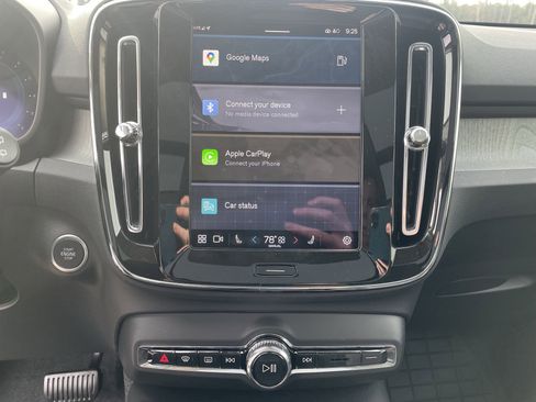 New 2025 Volvo XC40 B5 Core w/ Protection Package Premier image 19