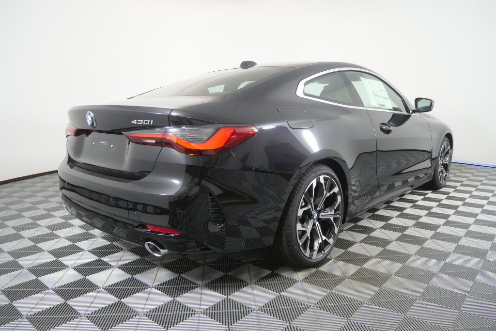 New 2027 BMW 430i Coupe w/ Convenience Package RWD image 4