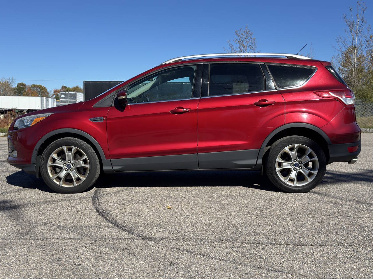 Used 2014 Ford Escape Titanium w/ Equipment Group 401A AWD/4WD image 2