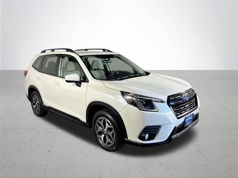 Used 2023 Subaru Forester Premium AWD/4WD image 4
