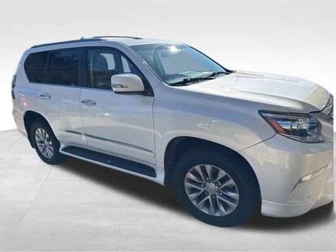 Used 2014 Lexus GX 460 image 3