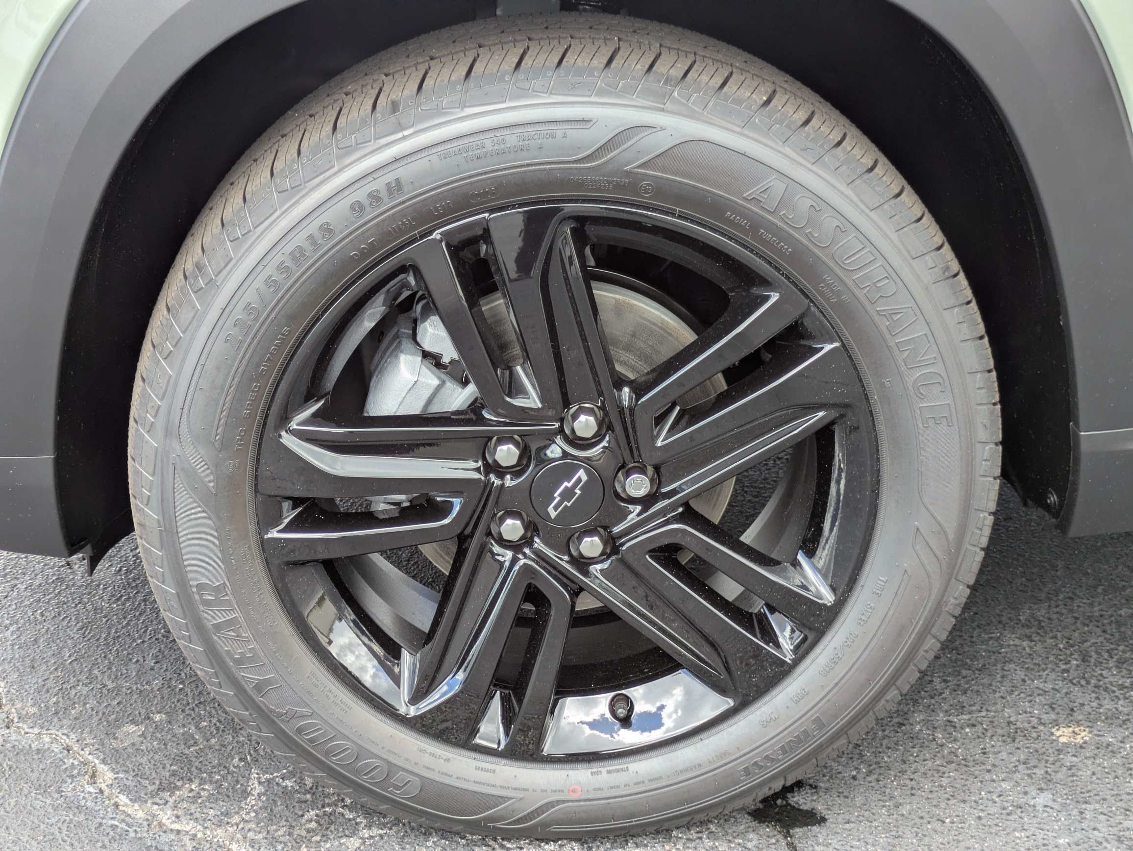 New 2026 Chevrolet Trax ACTIV w/ Sunroof Package FWD image 33