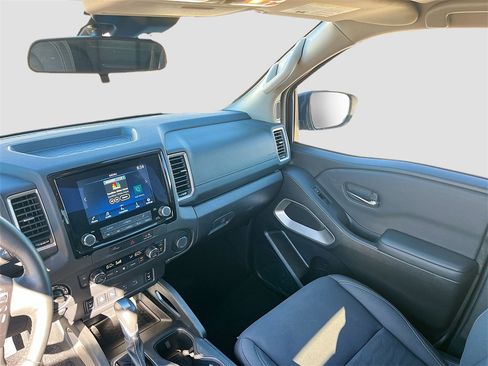Used 2024 Nissan Frontier SV w/ SV Convenience Package image 23