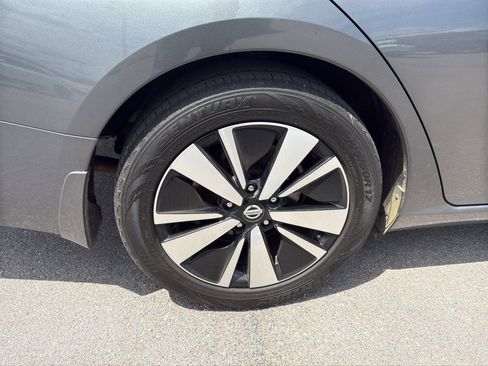 Used 2022 Nissan Altima 2.5 SV image 11