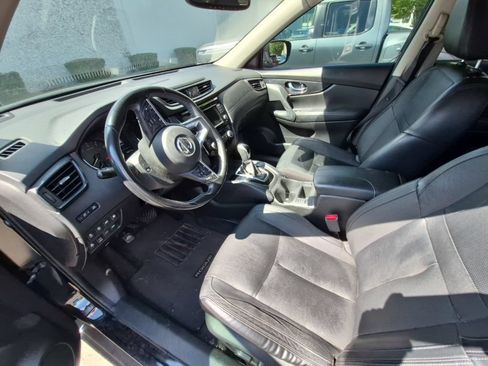Used 2018 Nissan Rogue SL AWD/4WD image 2