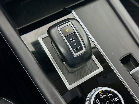 Used 2024 Mitsubishi Outlander SE image 25