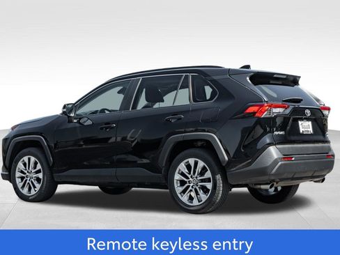 Used 2021 Toyota RAV4 XLE Premium AWD/4WD image 5