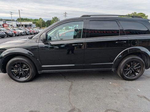 Used 2020 Dodge Journey SE w/ Blacktop Package FWD image 4