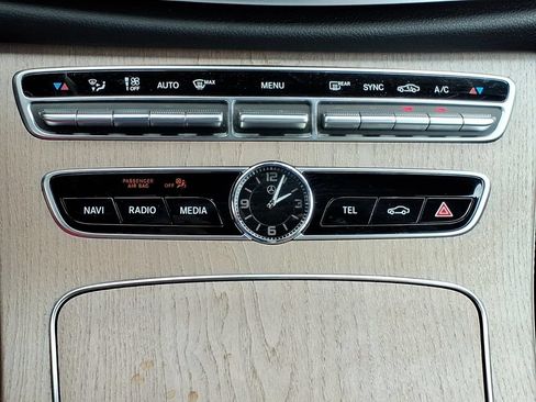 Used 2019 Mercedes-Benz E 450 4MATIC Cabriolet image 17