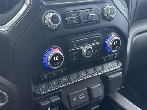 Used 2022 GMC Sierra 2500 AT4 w/ AT4 Premium Plus Package AWD/4WD image 28