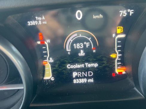 Used 2018 Jeep Wrangler Unlimited Sahara w/ Dual Top Group AWD/4WD image 17
