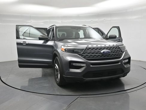 Certified 2021 Ford Explorer XLT w/ Equipment Group 202A RWD image 31
