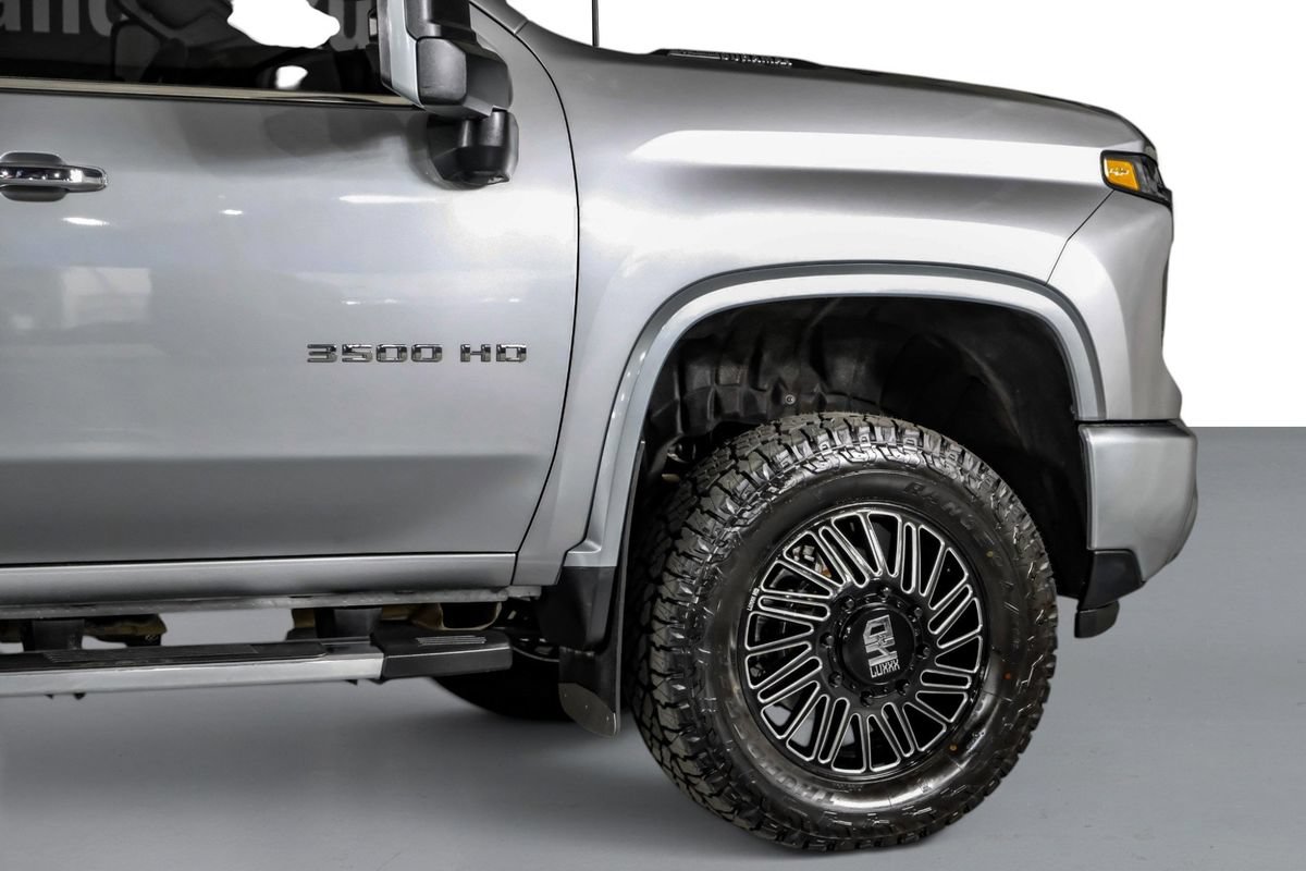 Used 2025 Chevrolet Silverado 3500 LTZ w/ LTZ Convenience Package AWD/4WD image 8