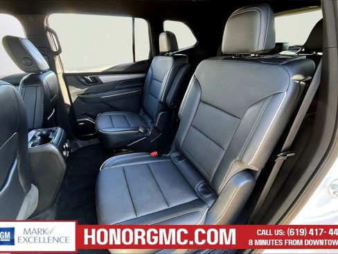 Used 2025 Buick Enclave Preferred image 22