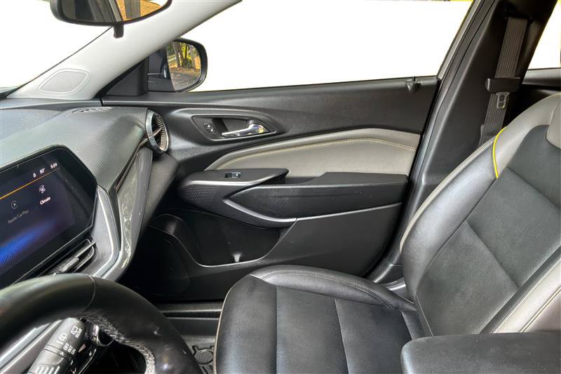 Used 2025 Chevrolet Trax ACTIV w/ Driver Confidence Package FWD image 22