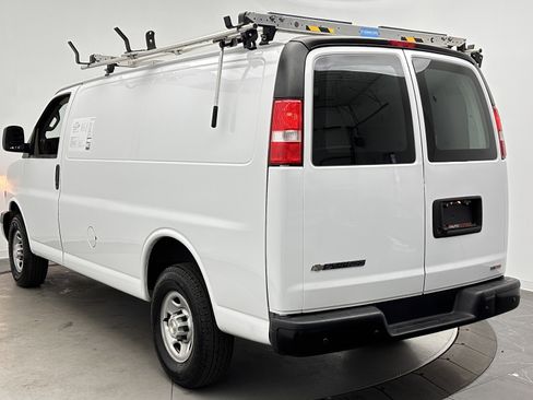 Used 2022 Chevrolet Express 2500 w/ Driver Convenience Package image 5