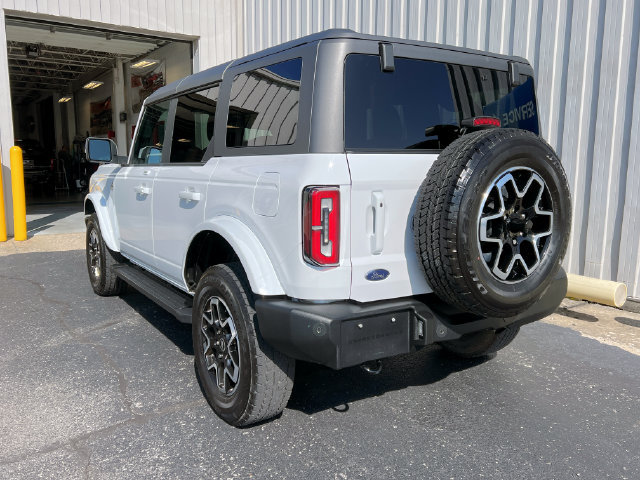Used 2023 Ford Bronco Outer Banks AWD/4WD image 6