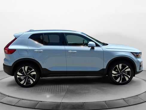 Used 2025 Volvo XC40 B5 Ultra w/ Climate Package AWD/4WD image 8