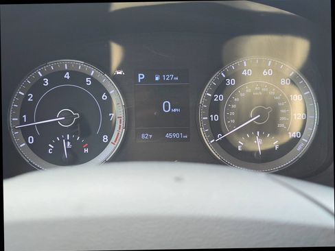 Used 2020 Hyundai Venue SEL w/ Convenience + Premium Package FWD image 26