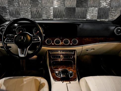 Used 2019 Mercedes-Benz E 300 4MATIC image 15