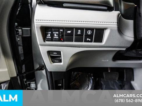 Used 2024 Honda Odyssey Touring image 35