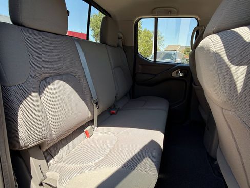 Used 2021 Nissan Frontier SV image 21