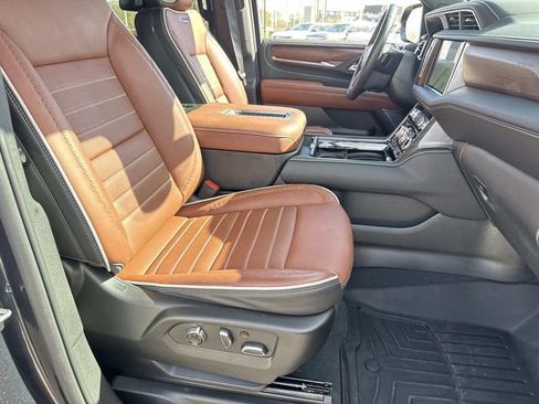 Used 2024 GMC Yukon Denali Ultimate image 11