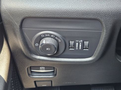 New 2025 Jeep Grand Cherokee L Limited w/ Black Appearance Package image 23