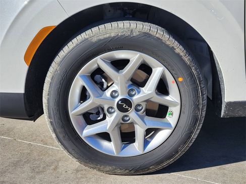 New 2025 Kia Soul LX image 7