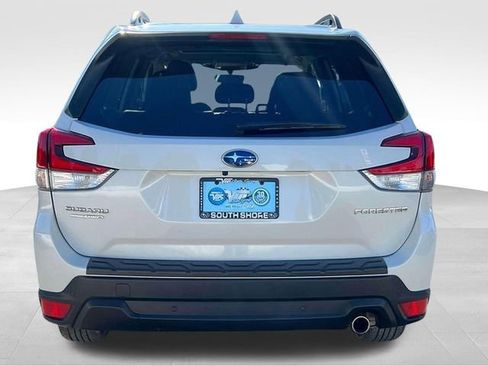 Used 2023 Subaru Forester Limited image 8
