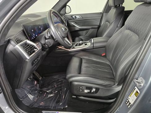 Used 2025 BMW X7 M60i AWD/4WD image 23