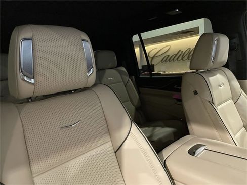 Certified 2022 Cadillac Escalade ESV Premium Luxury w/ Performance Package image 21